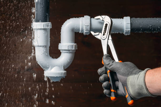 Professional Leak Detection technician working in Converse, IN